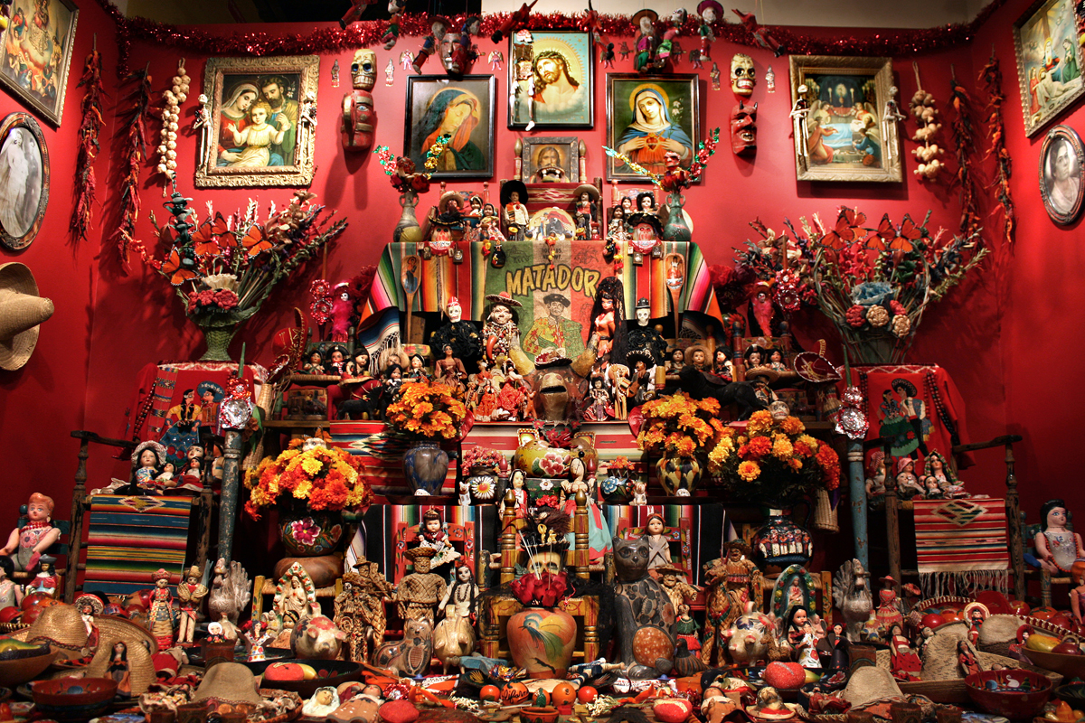 Алтарь ко Дню мертвых в Мексике